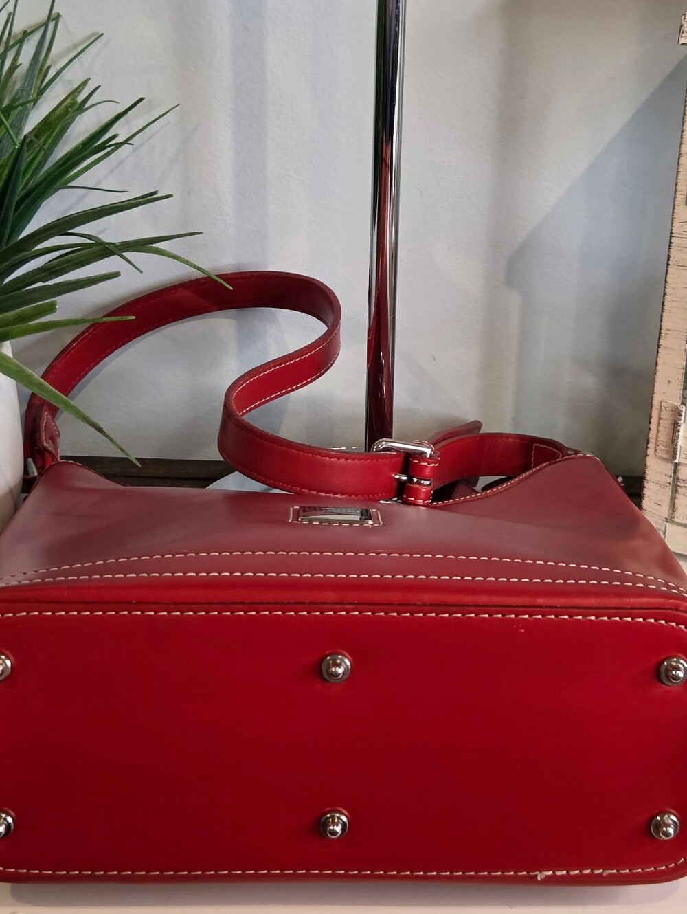 Dooney & Bourke USA Vintage Red Leather Shoulder Hobo - Picture 6 of 15